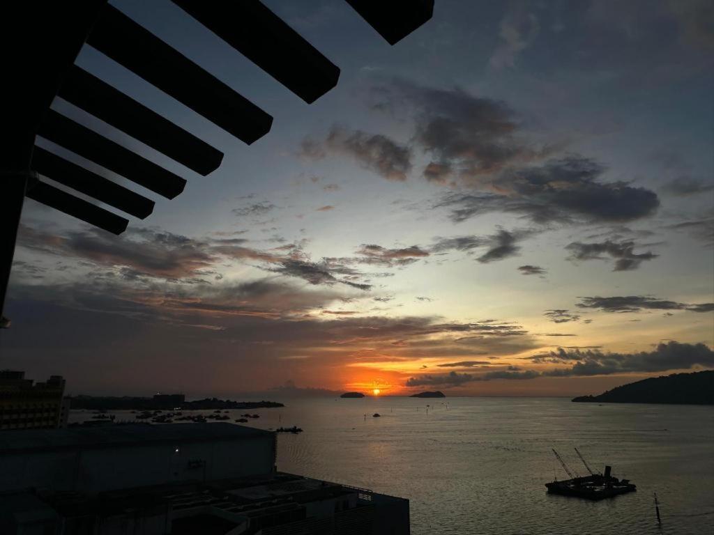Grandis Hotels And Resorts Kota Kinabalu Exteriör bild